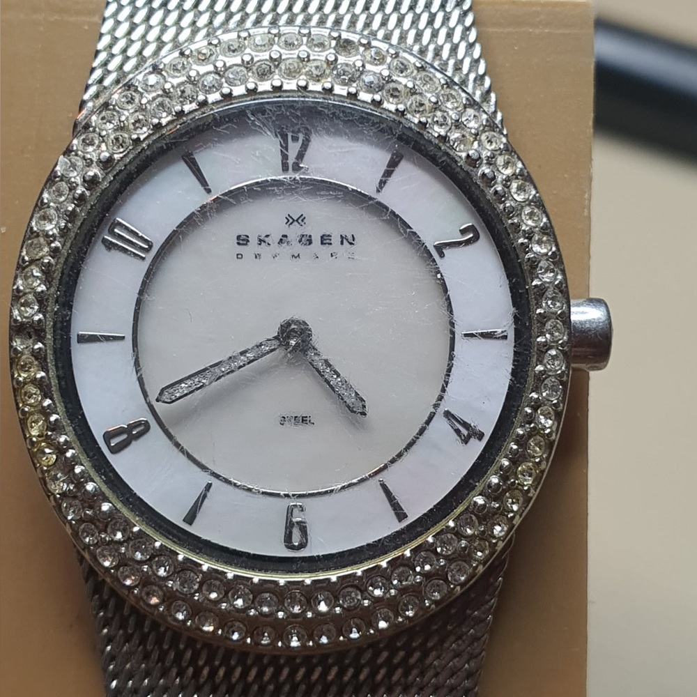 10/$20 Skagen Silver/MOP Rhinestone Stainless Steel Ultra Thin Women's Watch